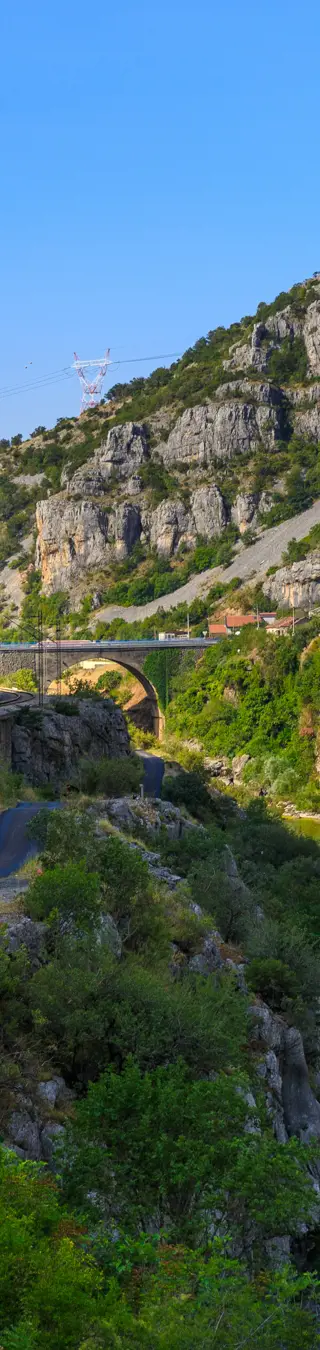 Fahre eine der spektakulärsten Bahnstrecken Europas